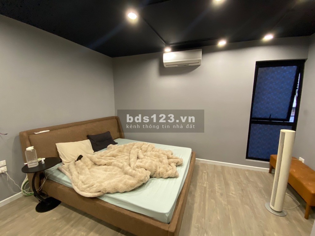 Nhà đẹp gần phố, full nội thất tại Cát Linh DT 30m2, 5 tầng, mặt tiền 6.1m, giá 5.6 tỷ