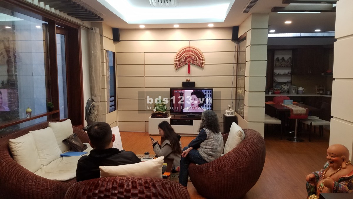 Bán nhà mặt phố Nguyễn Đình Hoàng có hơn 200 triệu/ m2