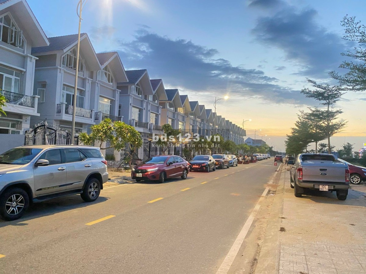 Vịnh An Hòa City - Chu Lai giá cực sốc chỉ 1 tỷ 6/lô gồm các vị trí đắc địa đường 25m.