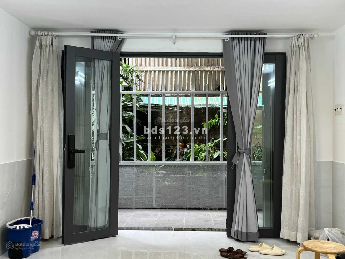 Bán căn nhà hẻm xe hơi cực đẹp, vị trí vàng, sầm uất nhất Quận 1