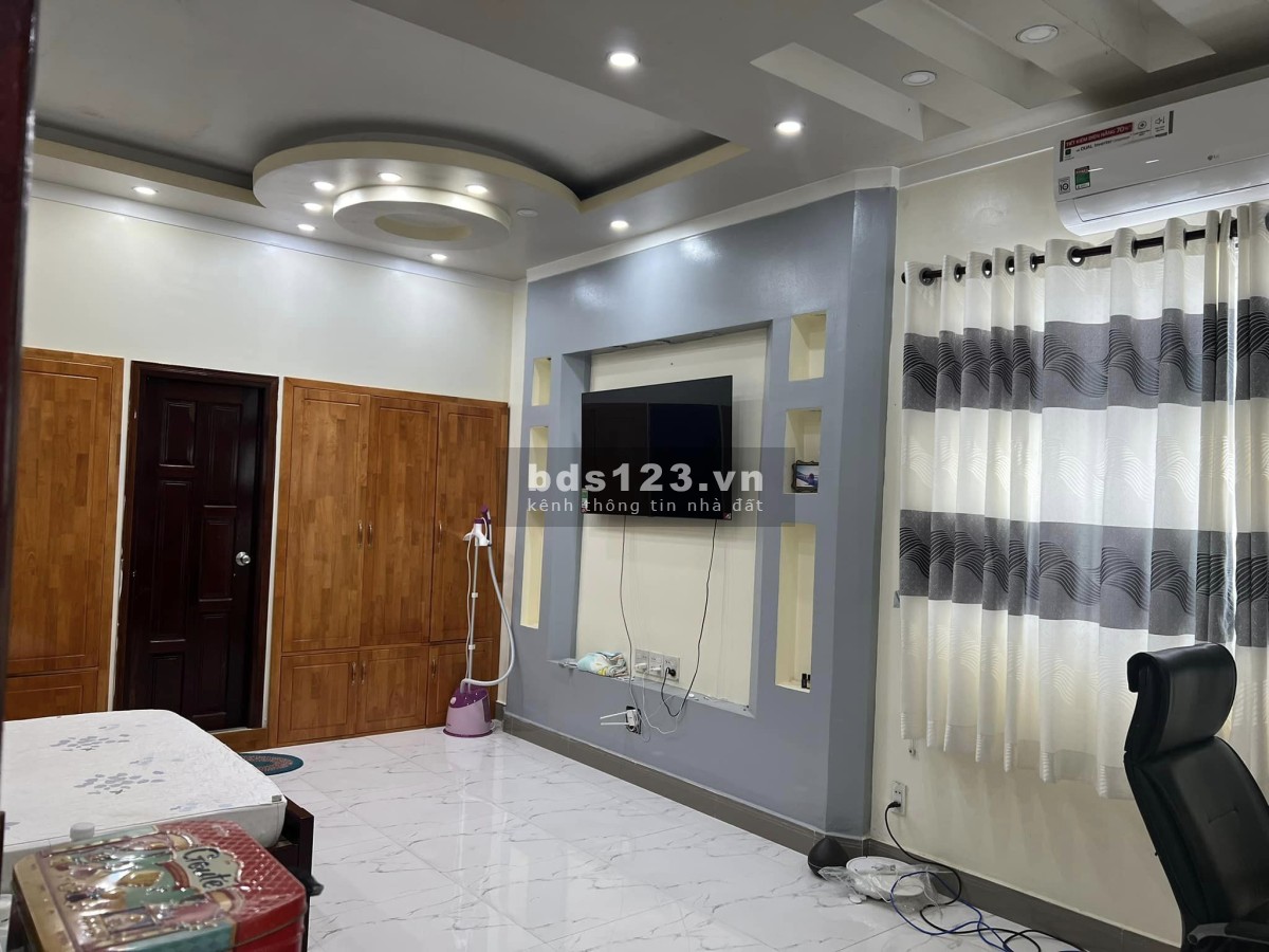 Bán nhà 2 mặt tiền gần chợ phường 5, tp Cà Mau