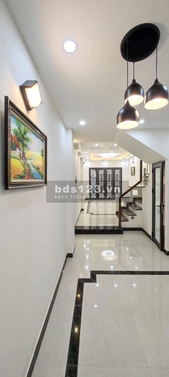 Nhà Hiếm có 1 không 2 tại Hồ Đắc Di - Đống Đa - 5 Tầng - 50m ra ôtô - trước nhà cực thoáng sân rộng