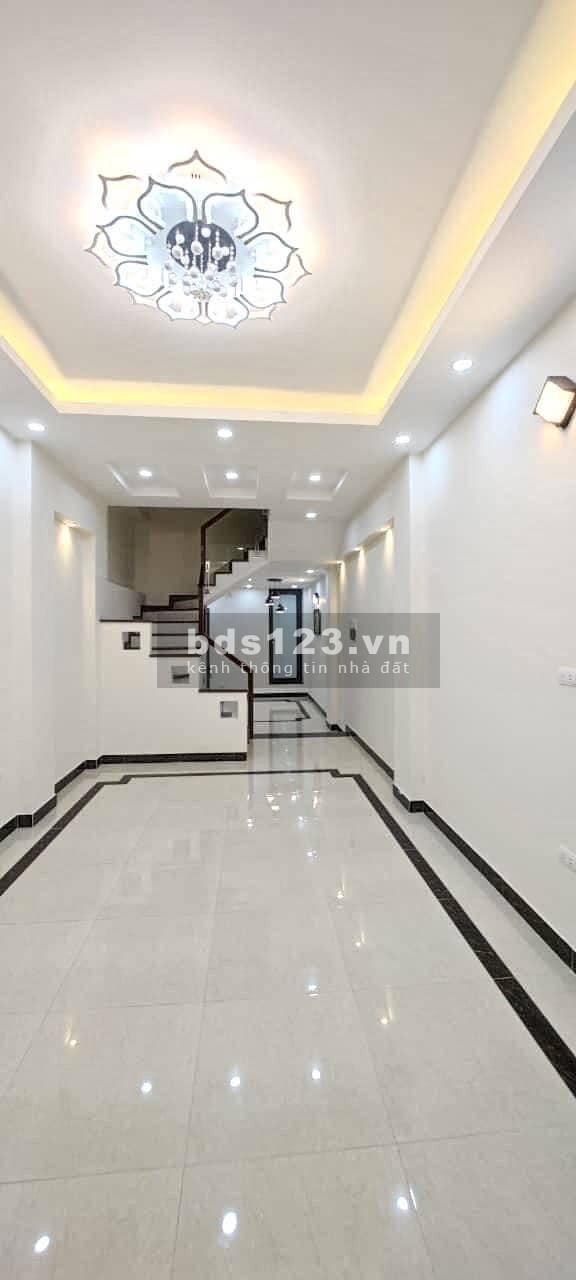 Nhà Hiếm có 1 không 2 tại Hồ Đắc Di - Đống Đa - 5 Tầng - 50m ra ôtô - trước nhà cực thoáng sân rộng