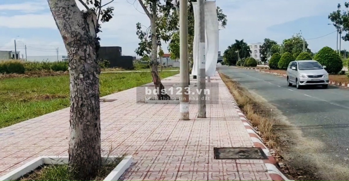 Bán gấp 10 lô đất 100m2 ở KDC Phước Đông, Cần Đước, sổ hồng riêng, sdt: 0983901445