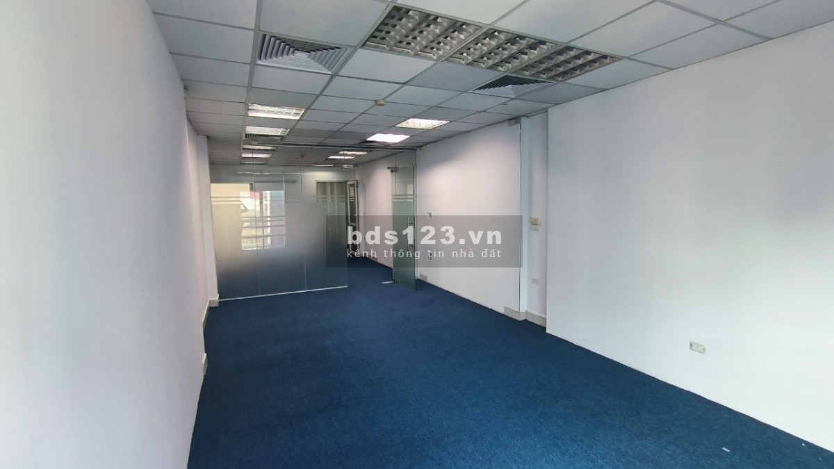 Cho thuê văn phòng đẹp DT 45m2 chia 2P giá chỉ 9tr/thg tại 14 Nam Đồng, Đống Đa, Hà Nội