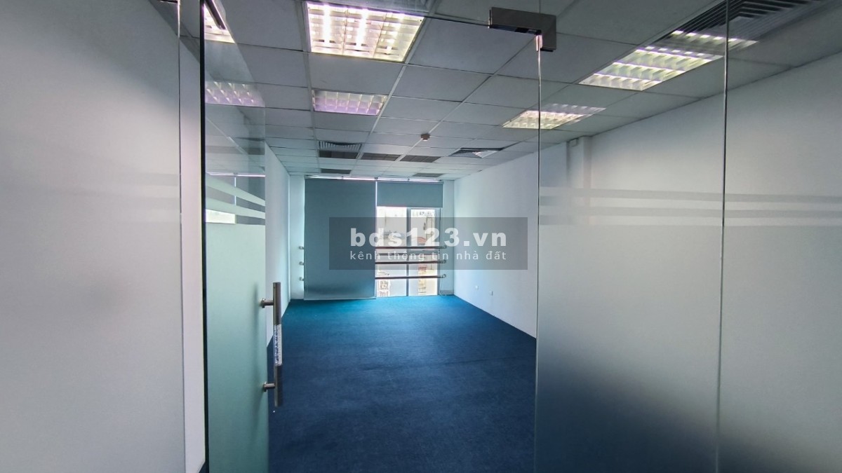 Cho thuê văn phòng đẹp DT 45m2 chia 2P giá chỉ 9tr/thg tại 14 Nam Đồng, Đống Đa, Hà Nội