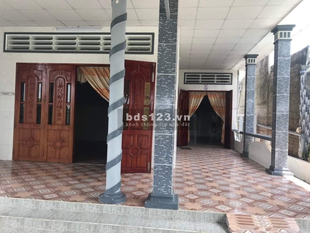 Bán nhà tại Gò Công Đông Tiền Giang, DT 9x43,5 nhà cấp 4 có 3PN 1,6 tỷ TL, Sổ hồng hoàn công