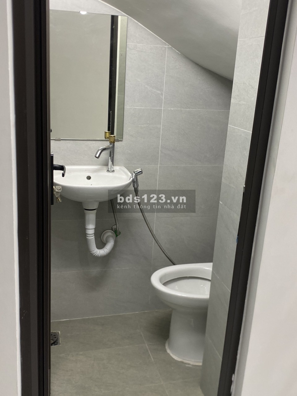 Hiếm nhà bán Đào Tấn 30m2x5T giá 6.35 tỷ ngõ thoáng