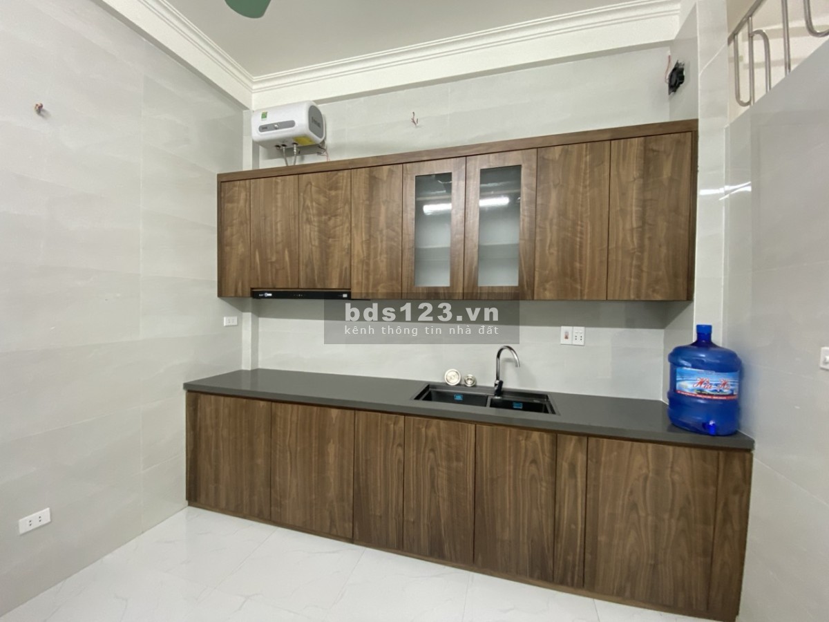 Hiếm nhà bán Đào Tấn 30m2x5T giá 6.35 tỷ ngõ thoáng