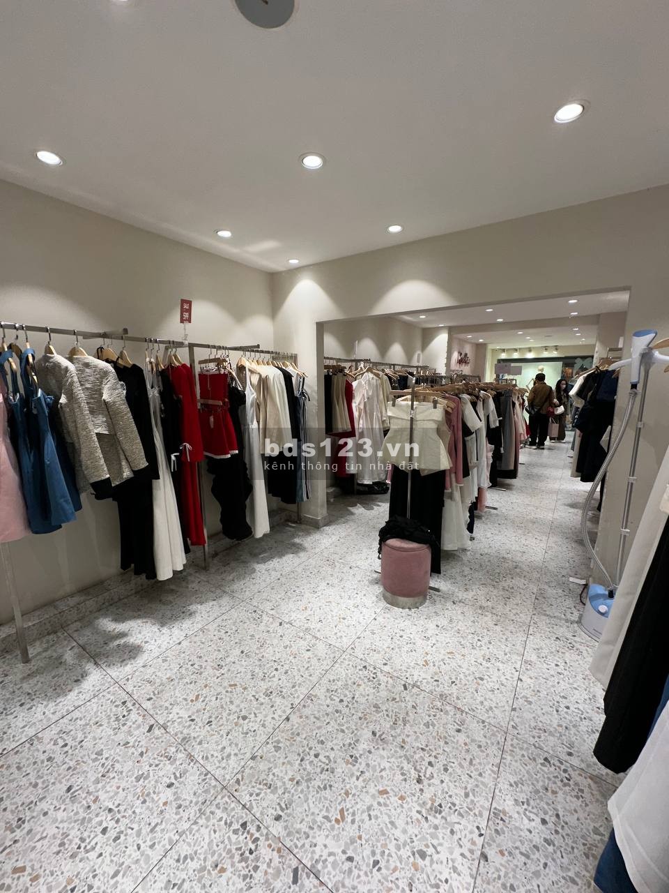 Cho thuê cửa hàng 80m2 mặt phố Phạm Ngọc Thạch (Đống Đa, Hà Nội)