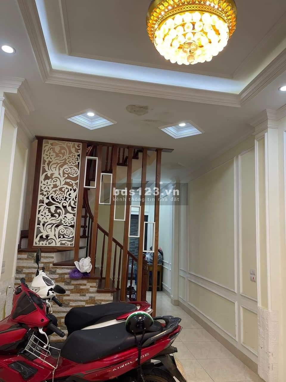 Cấn bán Nhà 5 tầng mới xây ĐH Thương Mại, Giá Nhỉnh 6 tỷ