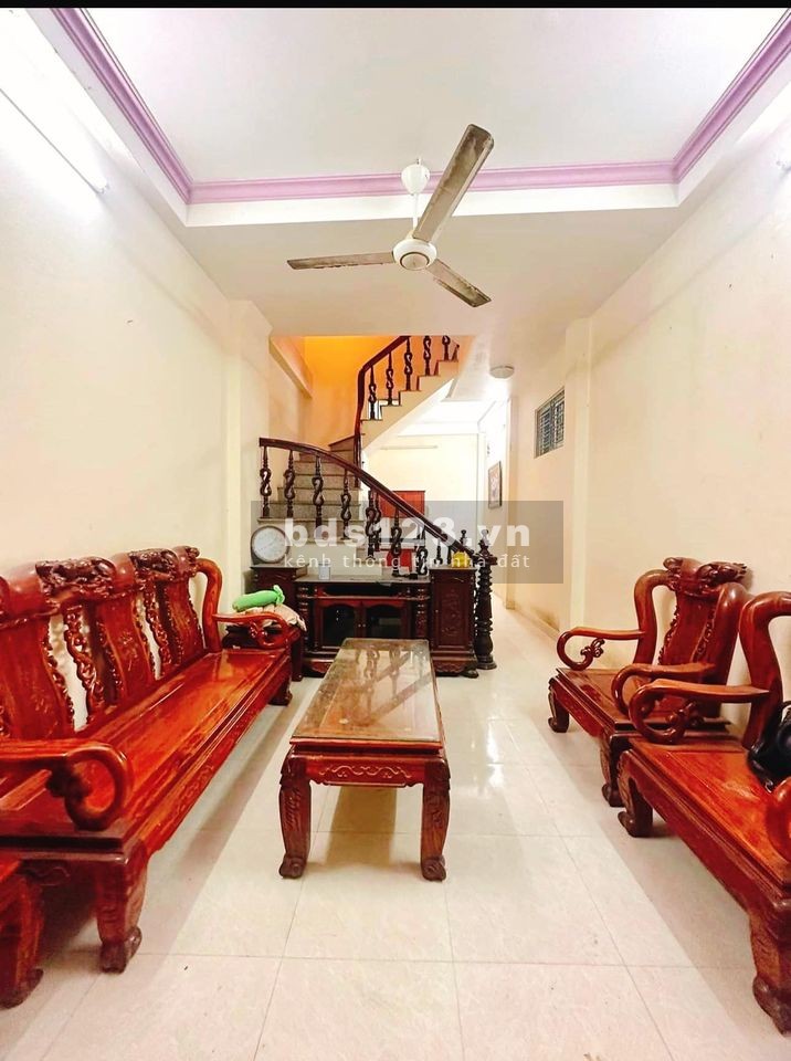 Bán nhà Cổ Nhuế 39m2, 4 tầng, ngõ thông, vị trí đẹp, gần phố, sổ đep