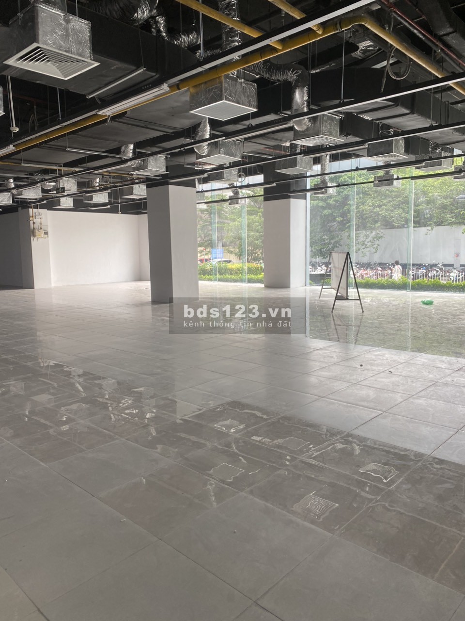 Chính chủ cần cho thuê 2000M tầng 3 tòa nhà thương mại số 229 Tây Sơn, Đống Đa, Hà Nội, 0866683628