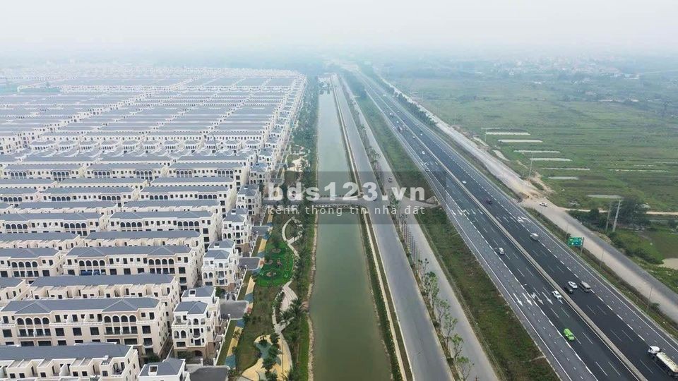 Cọ Xanh 16 giá chỉ nhỉnh 6 tỷ - Ngay công viên bể bơi