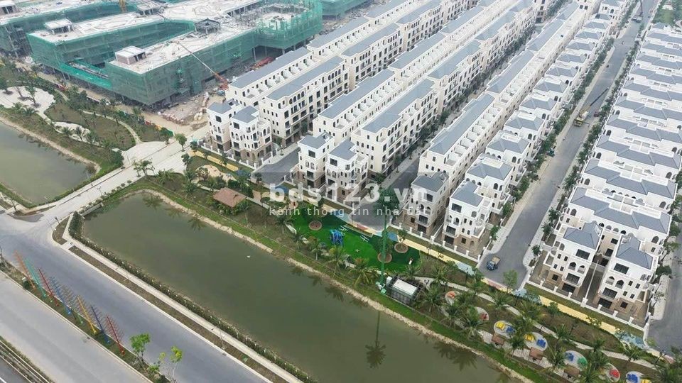 Cọ Xanh 16 giá chỉ nhỉnh 6 tỷ - Ngay công viên bể bơi