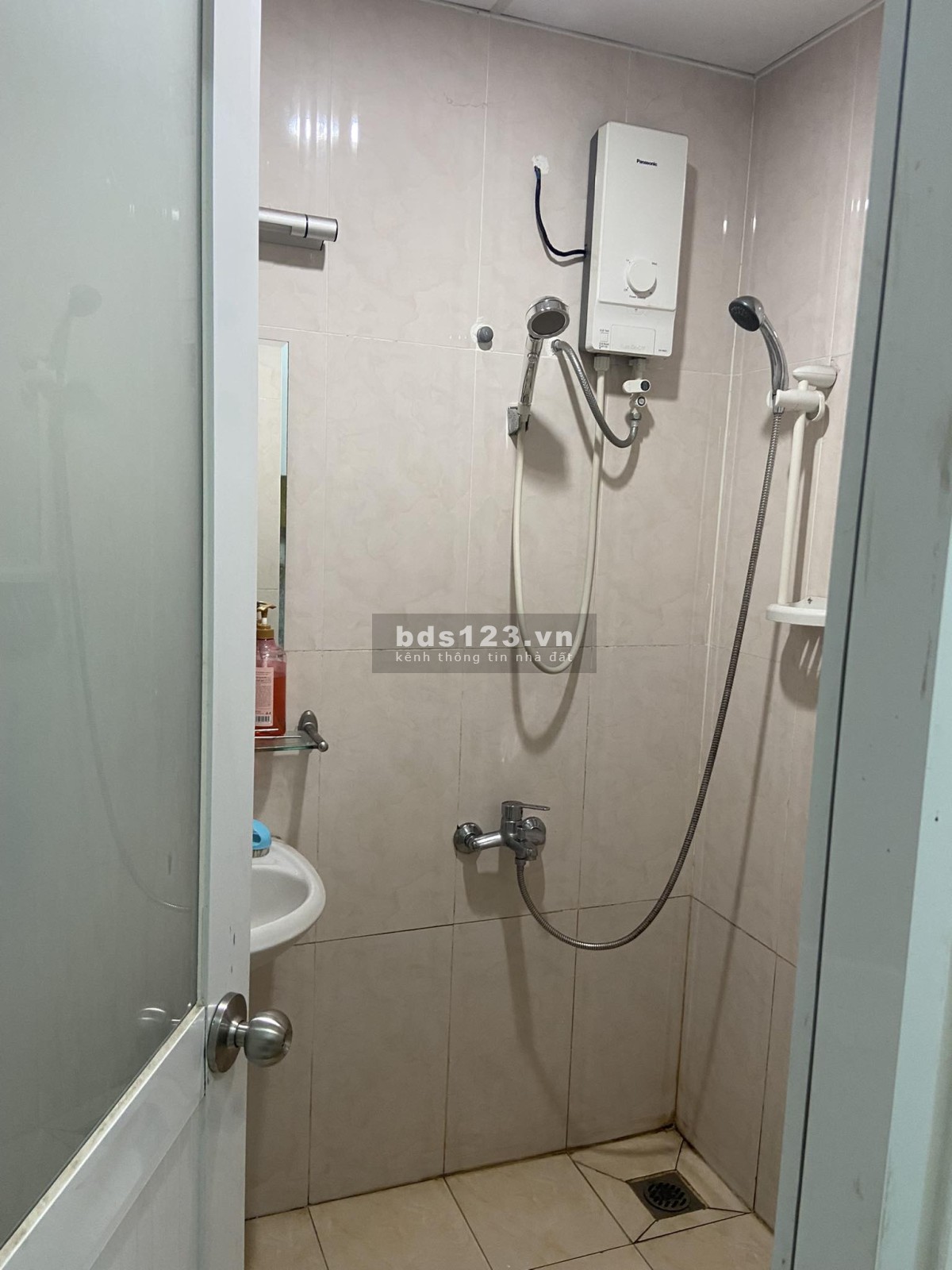 Cho thuê chung cư 8X plus, nhà mới sơn, full nội thất, chỉ cần dọn đồ cá nhân vào là ở