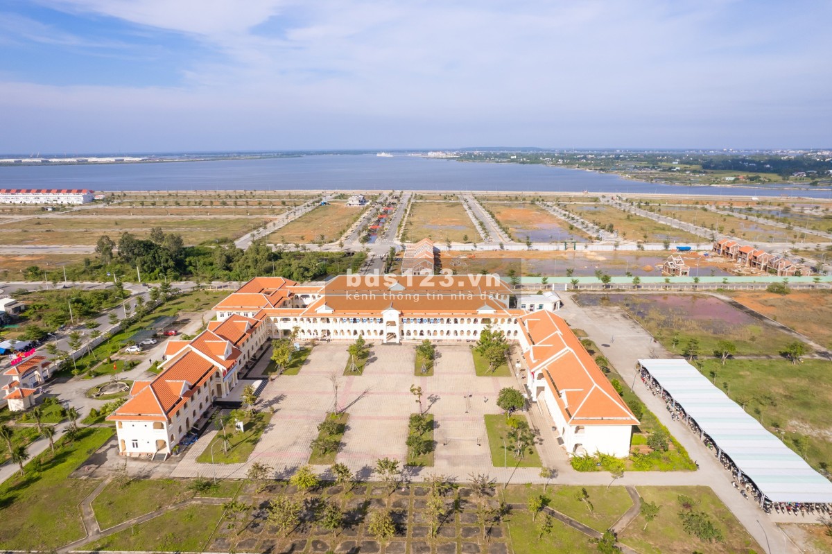 Bán lô góc sát trục đường chính DT 617 khu đô thị Vịnh An Hòa City thanh toán trước chỉ 900 triệu