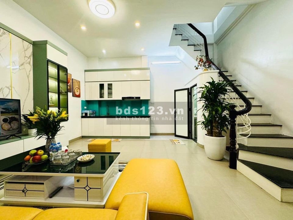 Nhà đẹp Hào Nam 35m, 4 tầng. Chỉ 5.89 tỷ