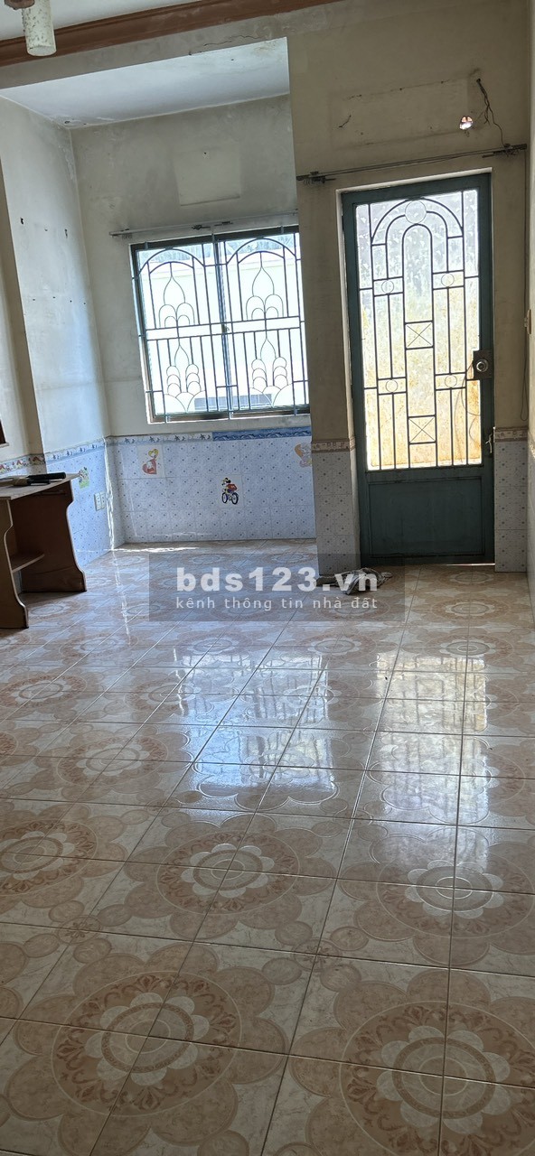 Cho thuê nhà 1 lửng 2 lầu 1 st hẻm 62 Xóm Đất, phường 8, quận 11 vào ở ngay