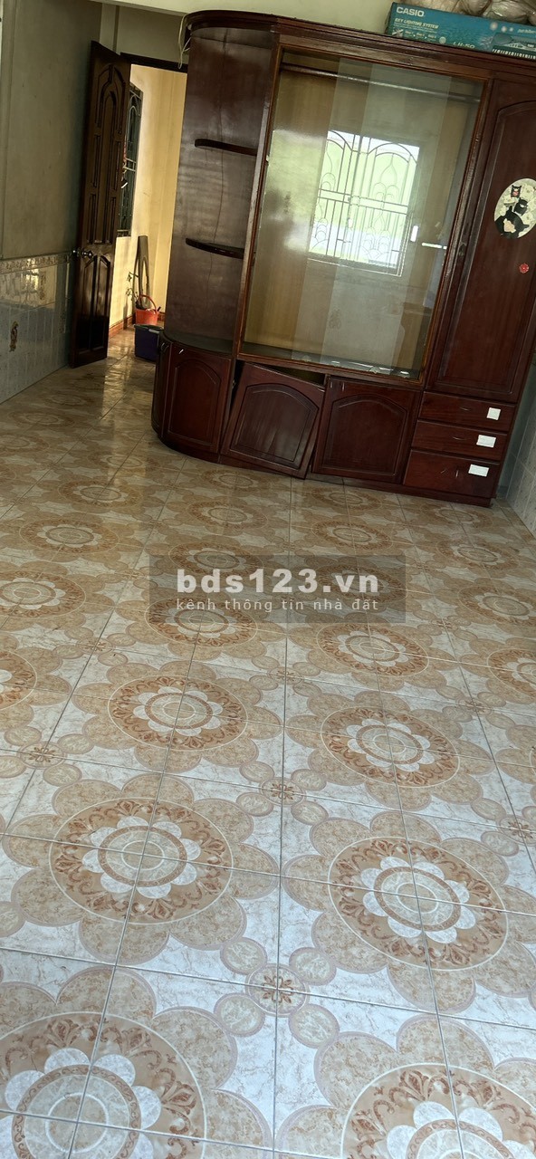 Cho thuê nhà 1 lửng 2 lầu 1 st hẻm 62 Xóm Đất, phường 8, quận 11 vào ở ngay