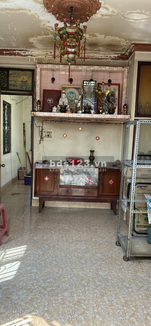 Cho thuê nhà 1 lửng 2 lầu 1 st hẻm 62 Xóm Đất, phường 8, quận 11 vào ở ngay