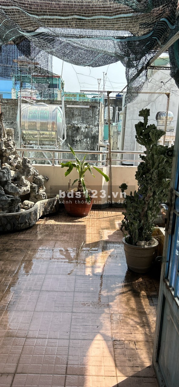 Cho thuê nhà 1 lửng 2 lầu 1 st hẻm 62 Xóm Đất, phường 8, quận 11 vào ở ngay