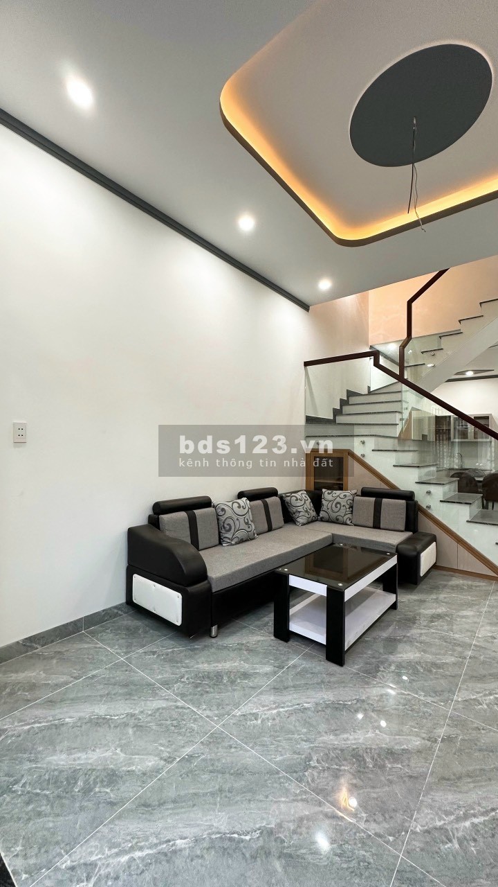 Cần bán nhà 1 trệt 2 lầu, diện tích 99.8m2 (7.5*14), thổ cư 60m2, liên hệ 0384329615