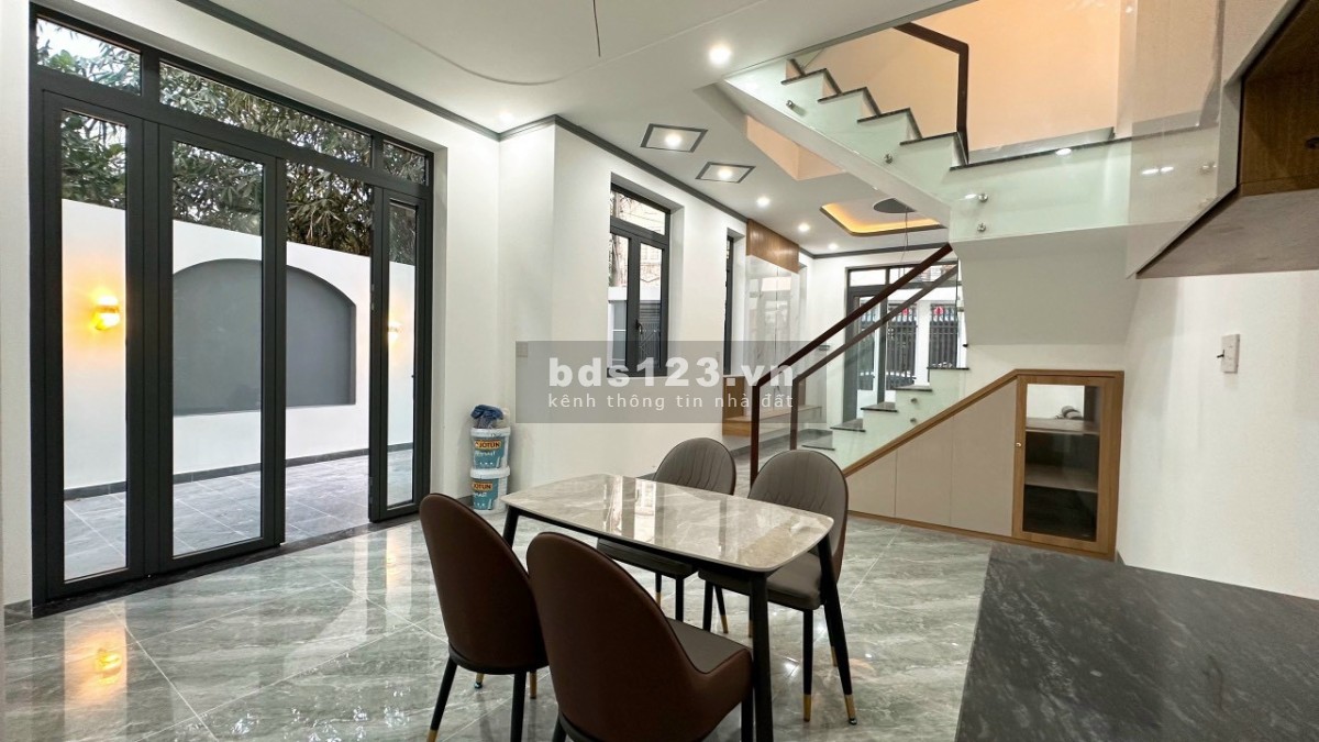 Cần bán nhà 1 trệt 2 lầu, diện tích 99.8m2 (7.5*14), thổ cư 60m2, liên hệ 0384329615