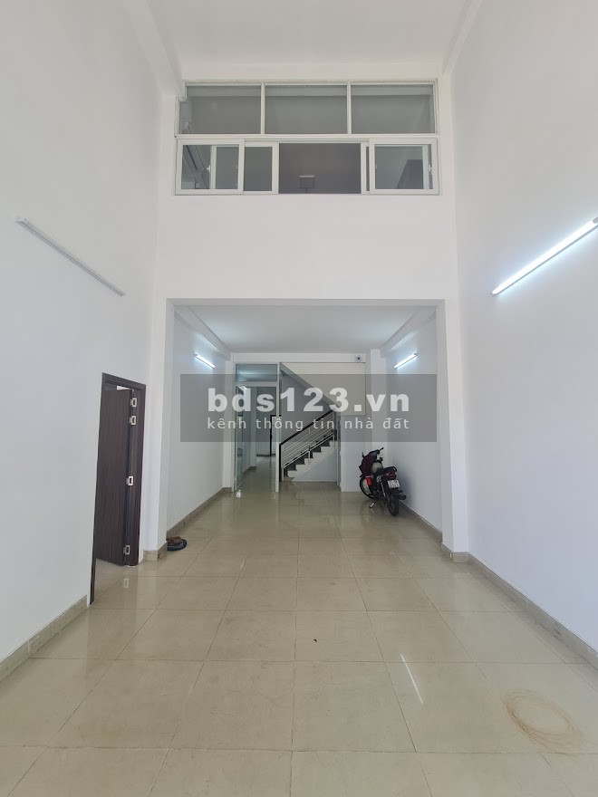 Cho thuê gấp cặp nhà 5 tầng 750M2 mặt tiền quận 8 (ưu đãi đặc biệt chỉ có: 60tr / 6 tháng đầu)