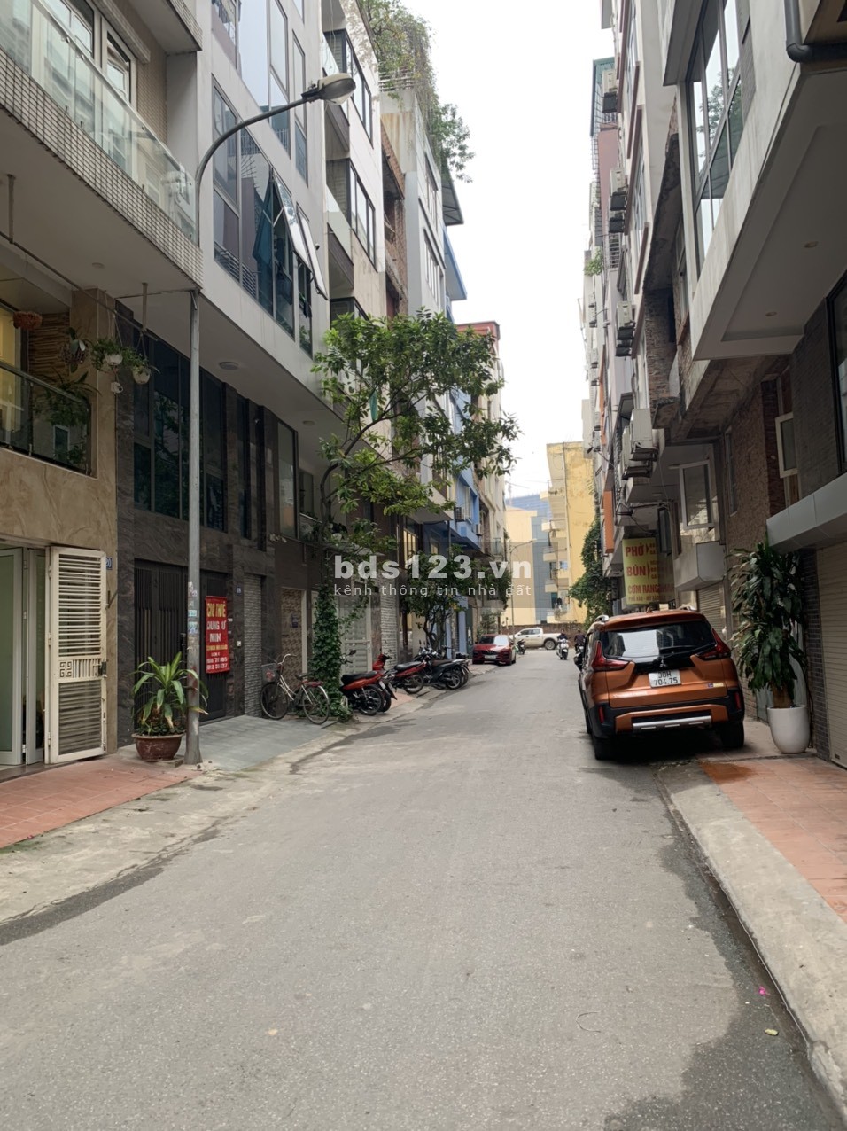 Chủ nhà cho thuê Tầng 1 & tầng 2 làm văn phòng, đường ô tô tránh nhau, vị trí thuận tiện đi các tỉnh