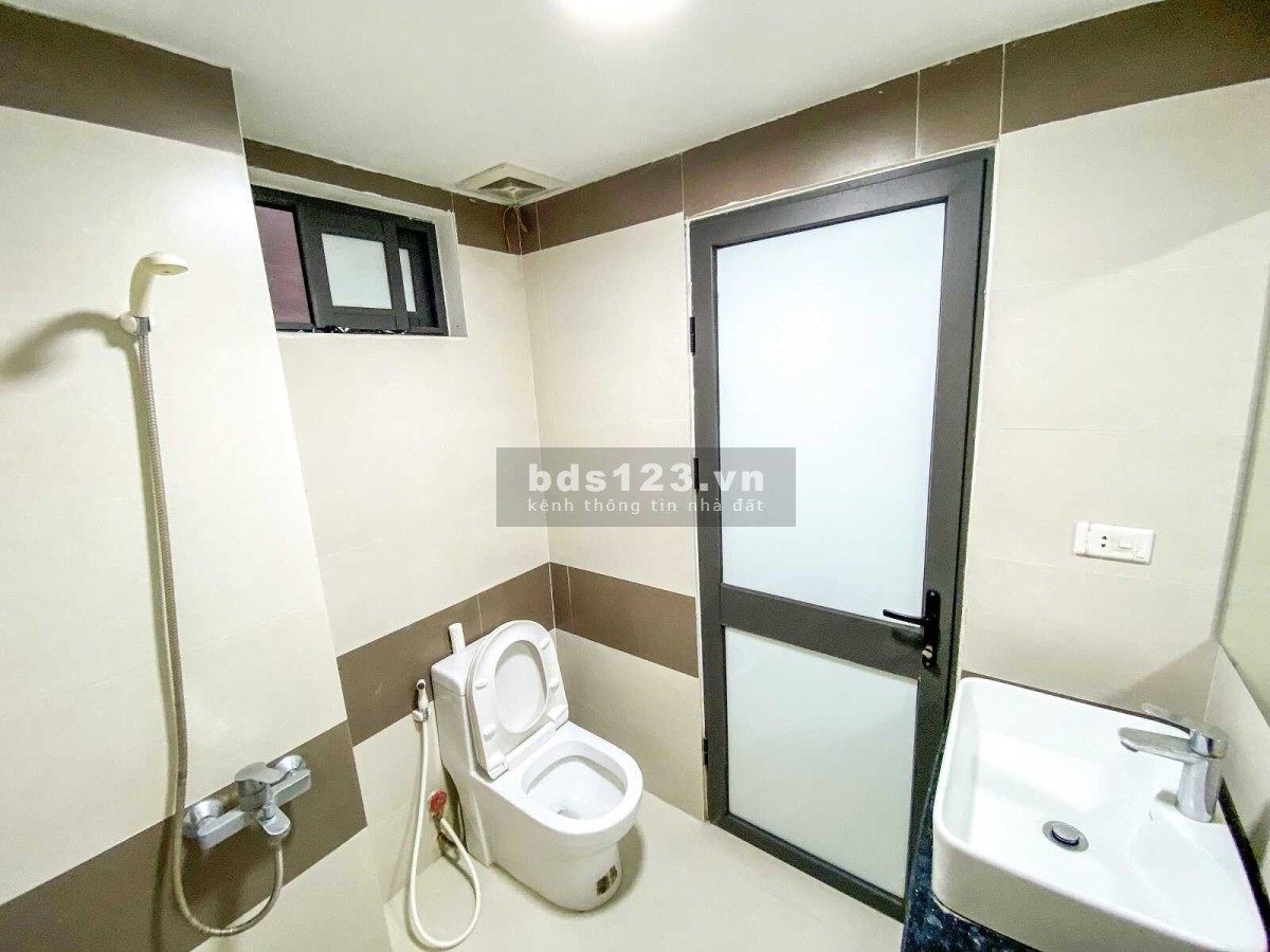 Cần bán gấp nhà Mỹ Đình CCMN 9 phòng, 50M ra ô tô, 45M X 5 tầng, giá 6,3 tỷ. 0869548057