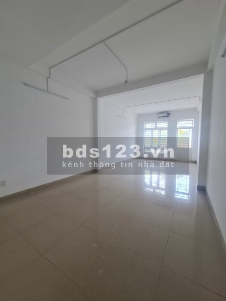 Cho thuê văn phòng cặp nhà 5 tầng, mặt tiền trung tâm quận 8, diện tích sử 750