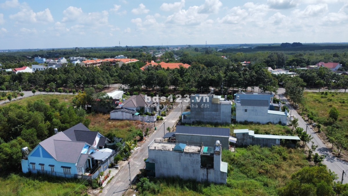 Ngộp ngân hàng cần bán lô đất mặt tiền đường thông ra DT741, cách ngã tư Bến Trám 500m
