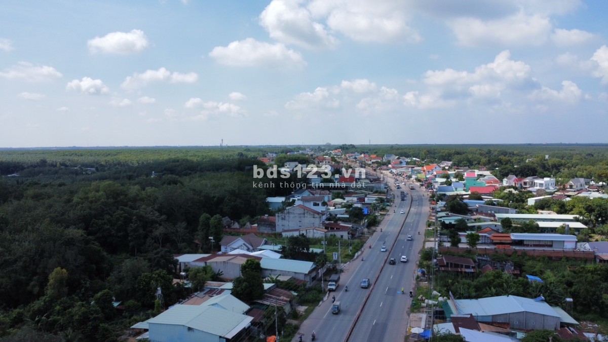 Ngộp ngân hàng cần bán lô đất mặt tiền đường thông ra DT741, cách ngã tư Bến Trám 500m