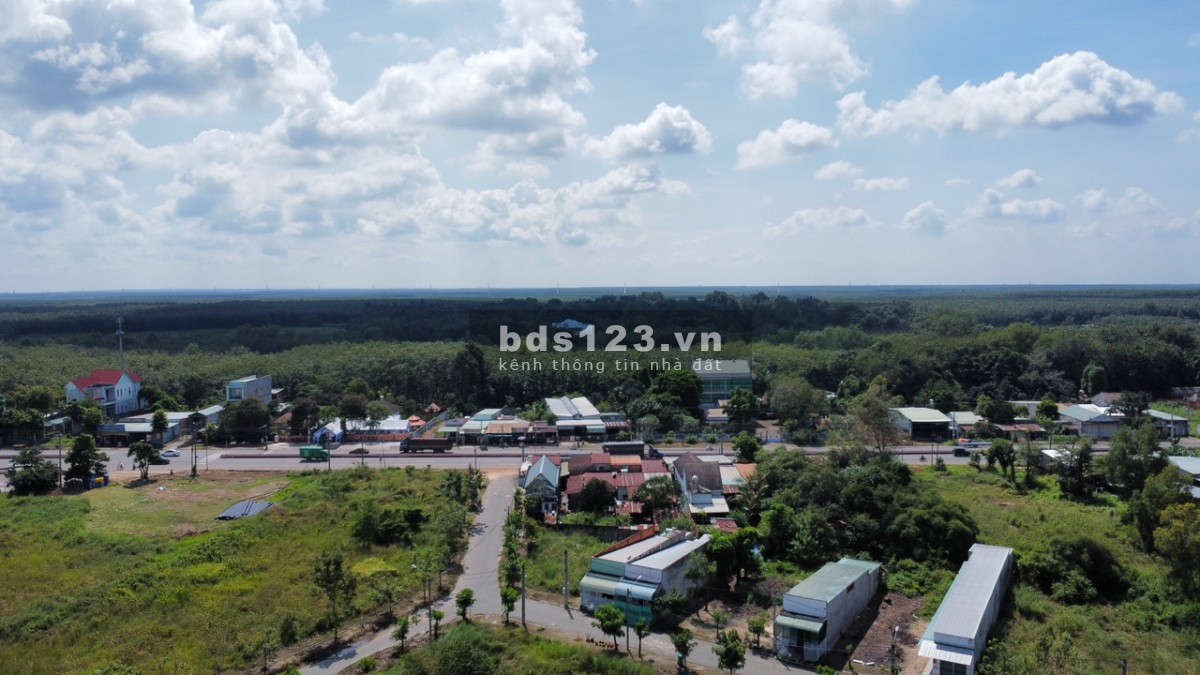 Ngộp ngân hàng cần bán lô đất mặt tiền đường thông ra DT741, cách ngã tư Bến Trám 500m