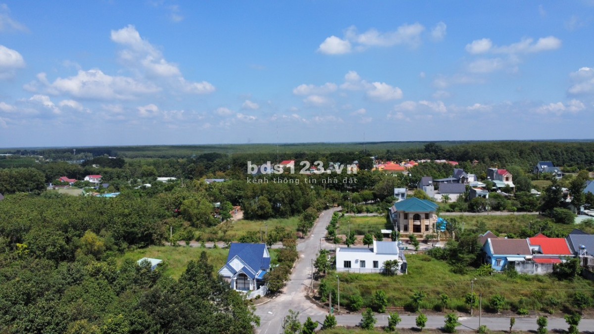 Ngộp ngân hàng cần bán lô đất mặt tiền đường thông ra DT741, cách ngã tư Bến Trám 500m