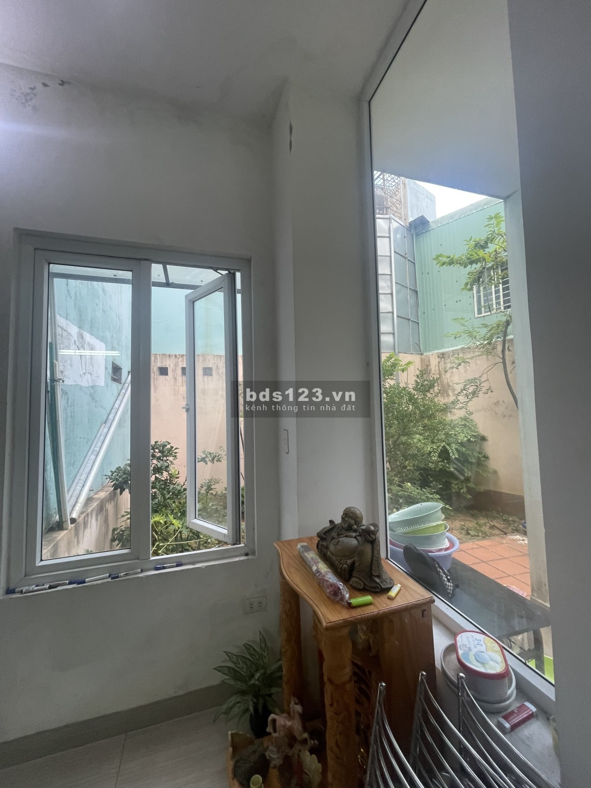 Cho thuê nhà mặt tiền Nguyễn Hoàng 35tr/tháng xây 3 tầng có gara + Sân vườn HĐ ký lâu dài