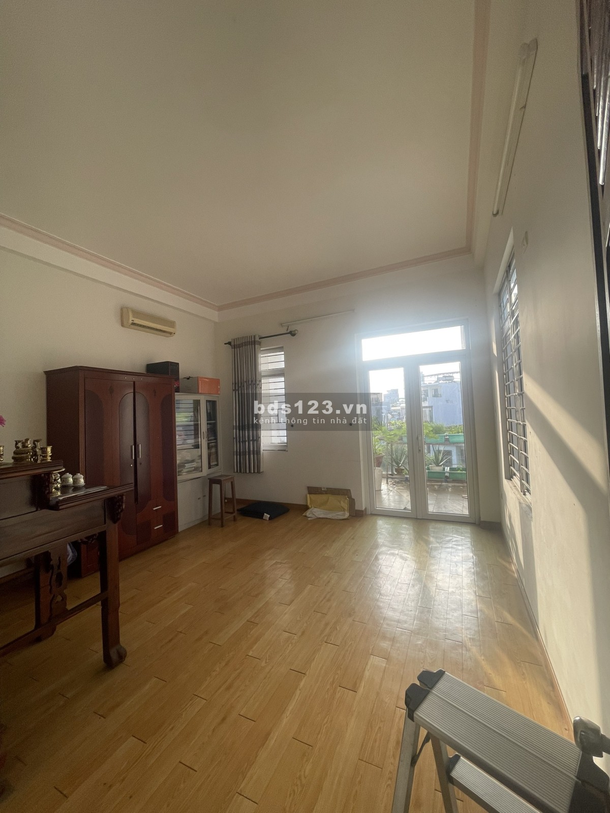 Cho thuê nhà mặt tiền Nguyễn Hoàng 35tr/tháng xây 3 tầng có gara + Sân vườn HĐ ký lâu dài