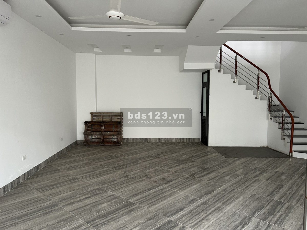 Shophouse sổ lâu dài, hoàn thiện mặt đường 30m, gần Vincom, giá 20.5 tỷ Vin Gia Lâm (0985941715)