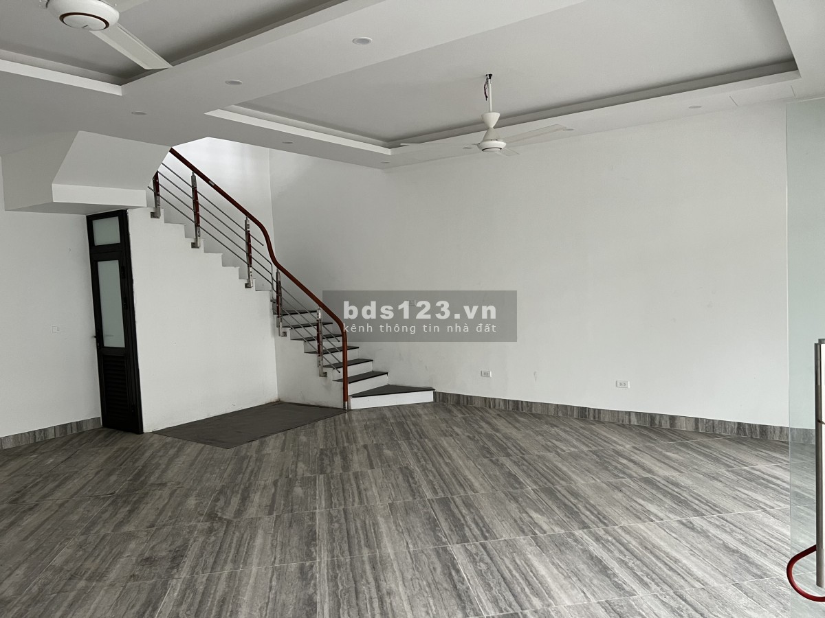 Shophouse sổ lâu dài, hoàn thiện mặt đường 30m, gần Vincom, giá 20.5 tỷ Vin Gia Lâm (0985941715)