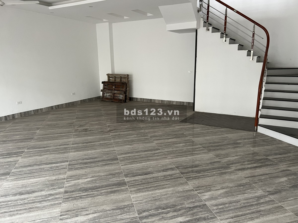 Shophouse sổ lâu dài, hoàn thiện mặt đường 30m, gần Vincom, giá 20.5 tỷ Vin Gia Lâm (0985941715)