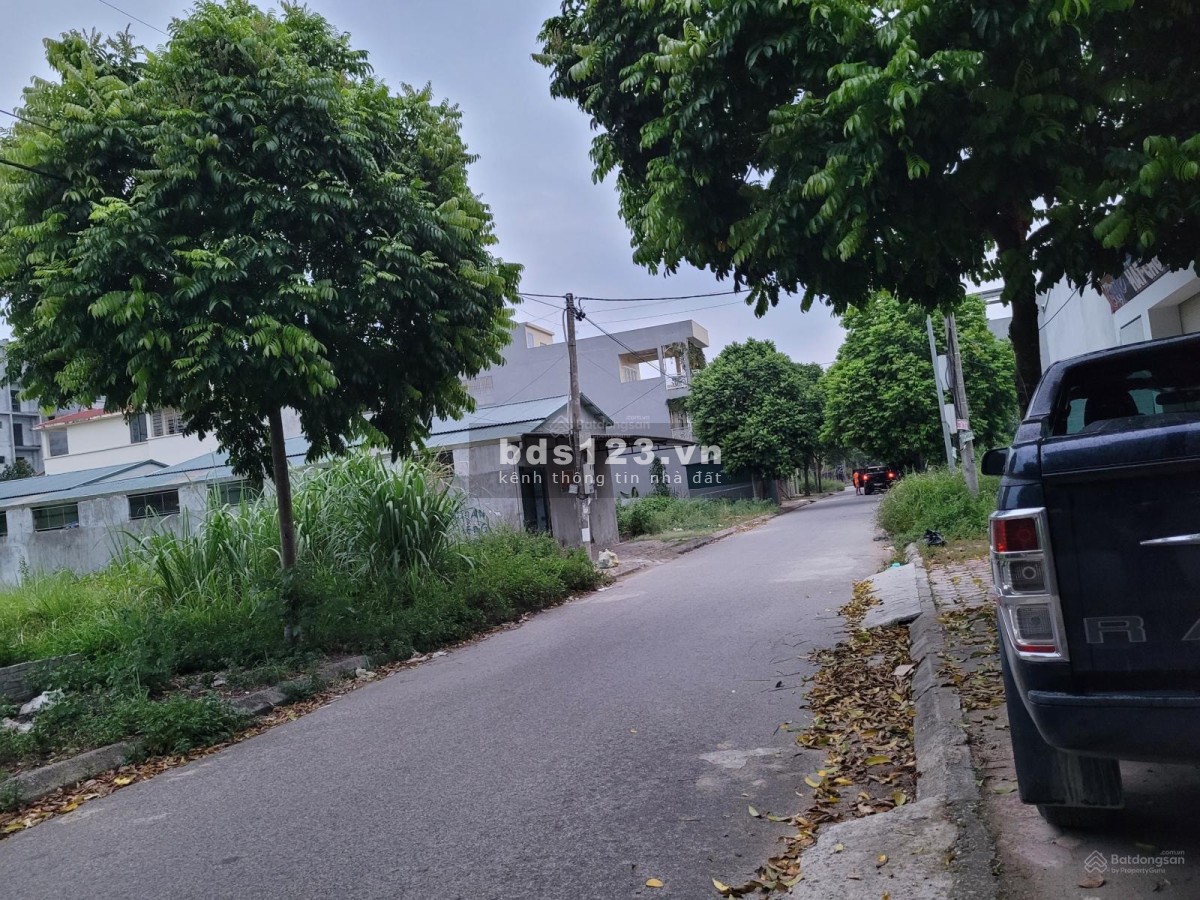Bán 200m2 tái định cư Bắc Phú Cát thuộc Thạch Hòa, Thạch Thất mặt tiền 14.5m chia 3 lô cực