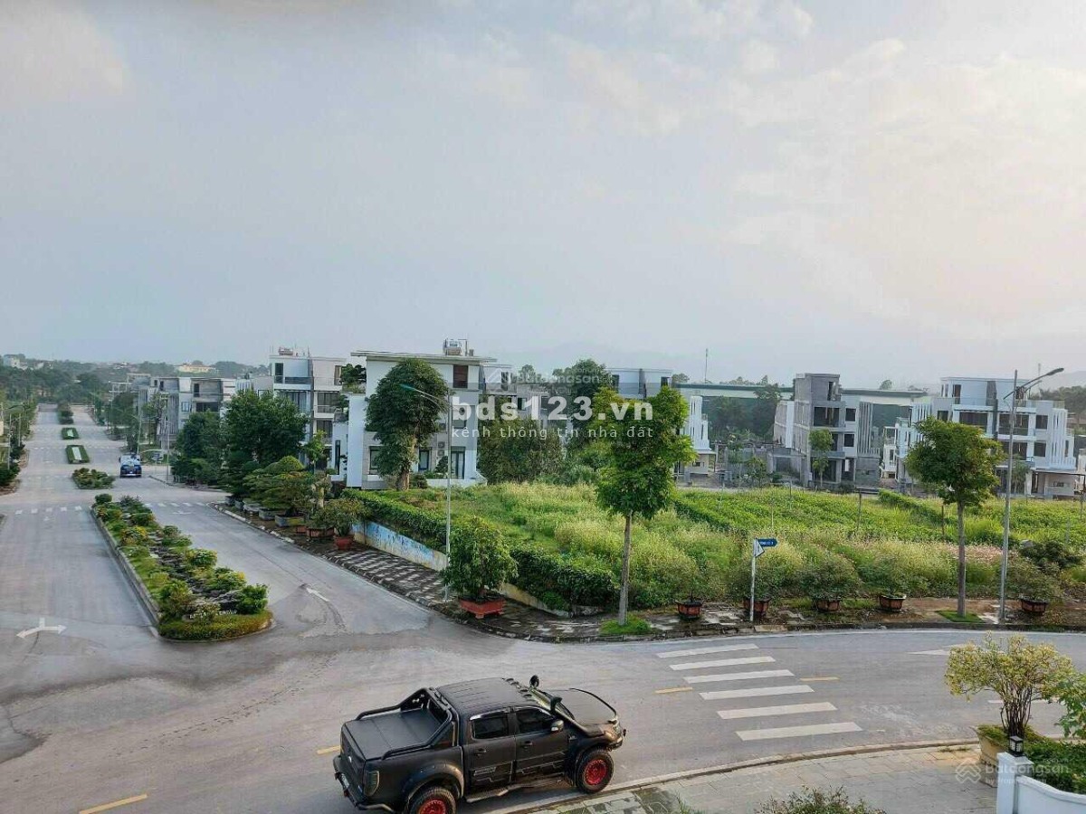 Bán 200m2 đất tái định cư Bắc Phú Cát, Thạch Thất vị trí cực đẹp