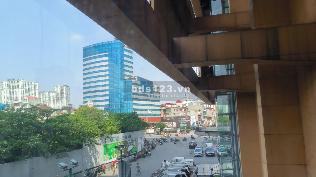 Cho thuê sàn văn phòng diện tích từ 300m, 600m, 2000m.. tại chân đế CC quận Đống Đa. LH/0866683628