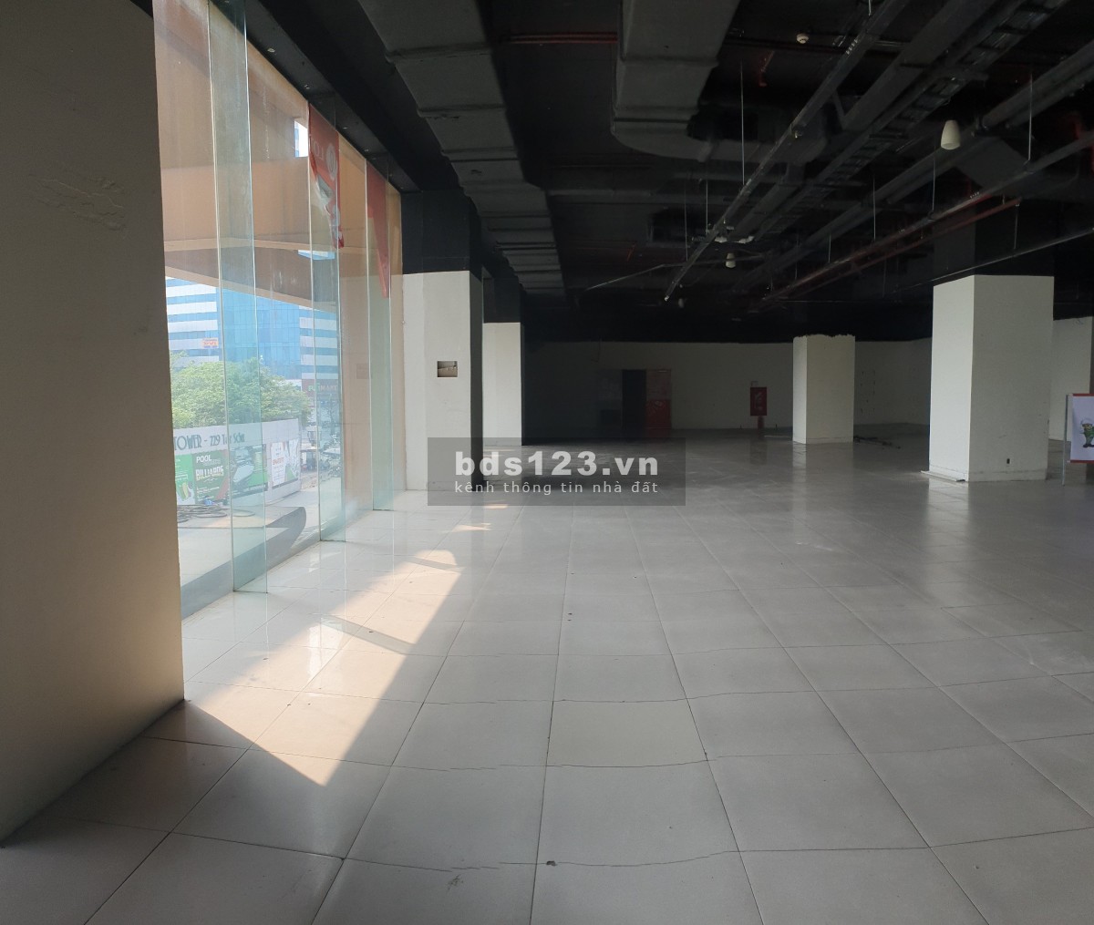 Cho thuê sàn văn phòng diện tích từ 300m, 600m, 2000m.. tại chân đế CC quận Đống Đa. LH/0866683628