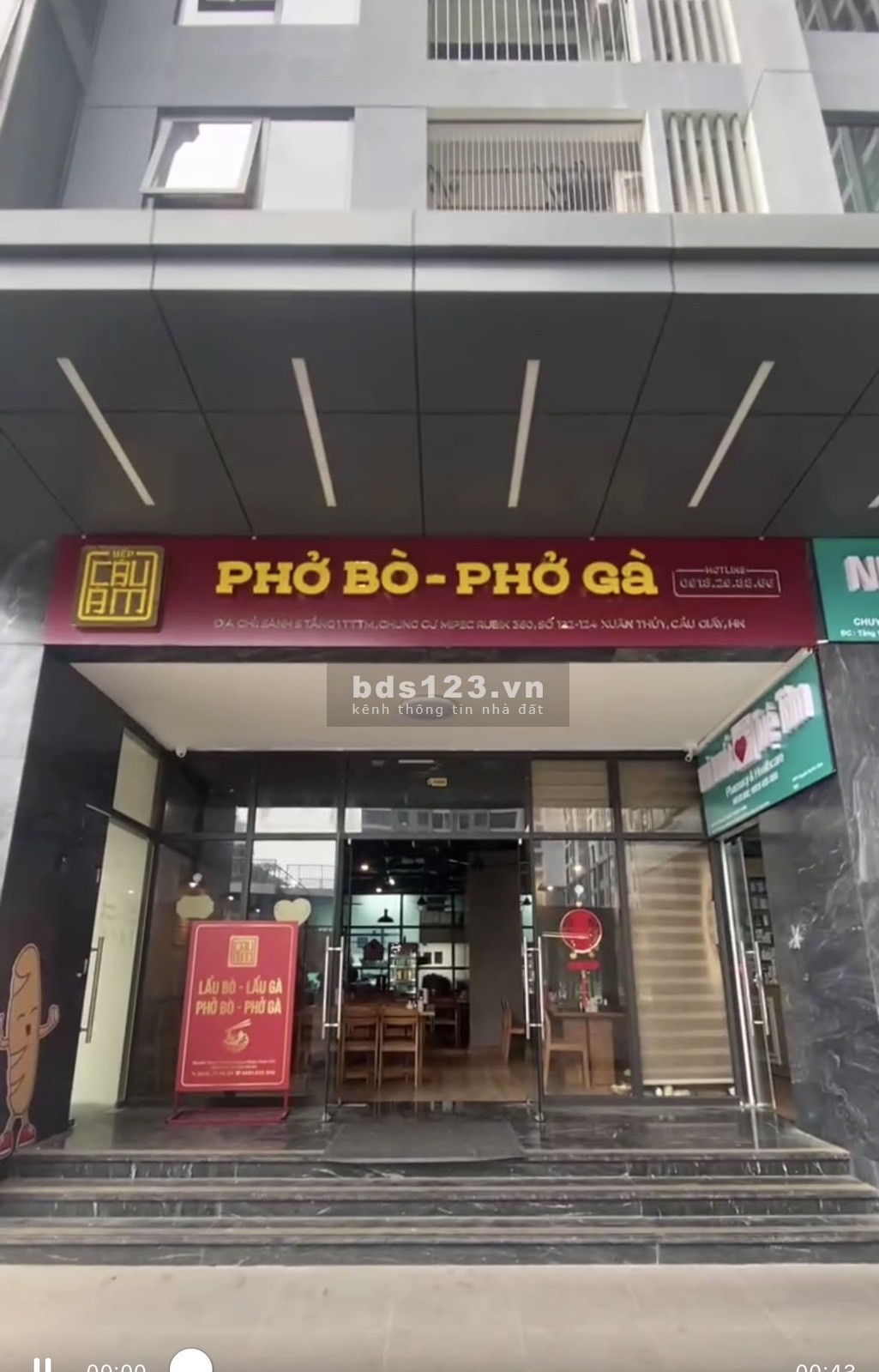 Cho thuê Mặt Bằng kinh doanh đẹp, DT 130m2 tại chân đế Chung cư Mipec Xuân Thủy Cầu Giấy, Hà Nội.