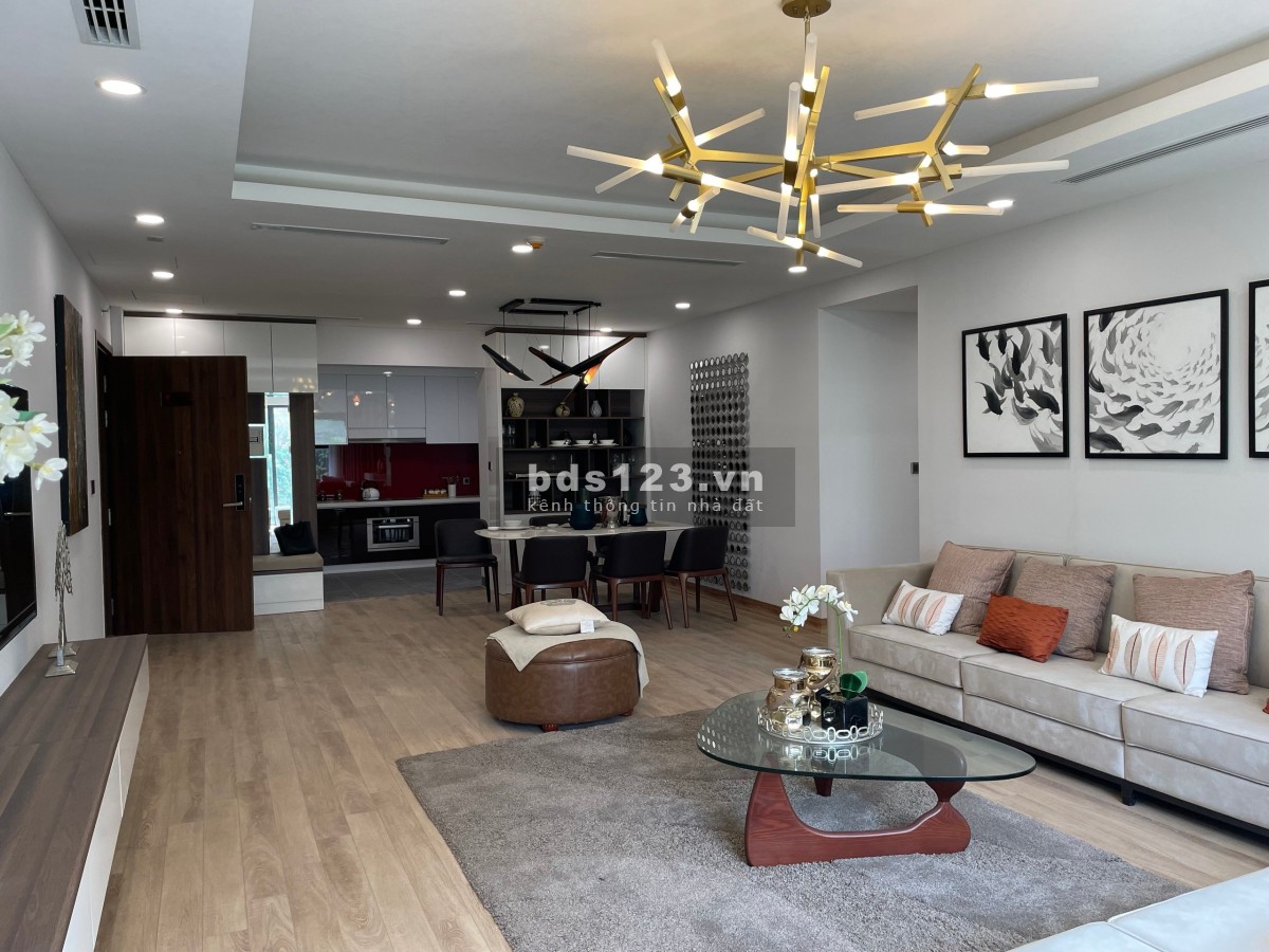 Bán căn hộ 140m2, 3pn,2vs, bếp thông logia thoáng. Ra lộc mạnh, thiện chí liên hệ xem nhà 0987058892