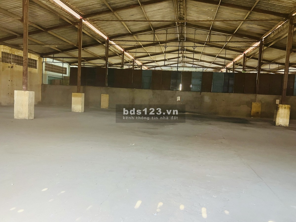 Cho thuê kho, xưởng 4000m chính chủ đường Hoài Thanh, Quận 8, gần Đại lộ Võ Văn Kiệt giá cả hợp lý