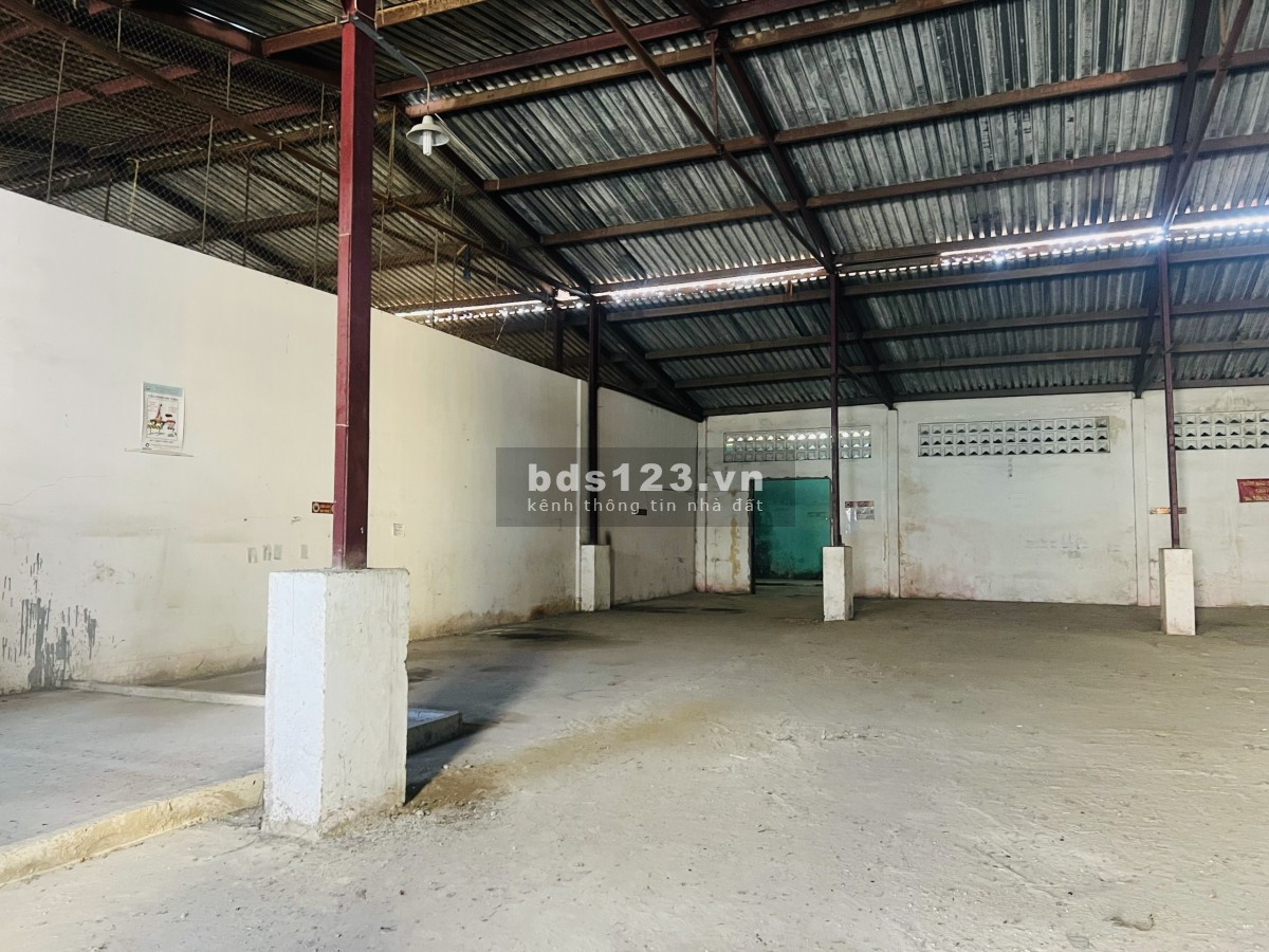 Cho thuê kho, xưởng 4000m chính chủ đường Hoài Thanh, Quận 8, gần Đại lộ Võ Văn Kiệt giá cả hợp lý
