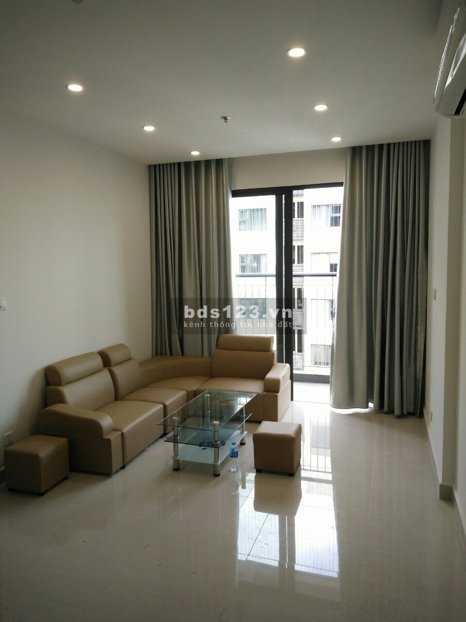 Vinhomes Smart City bán căn 2 ngủ 1 vệ sinh gần full đồ giá 2 tỷ 850bp